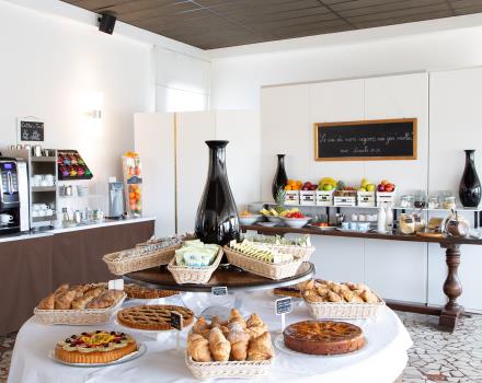 Discover the rich breakfast buffet of Hotel Biri in Padua!
