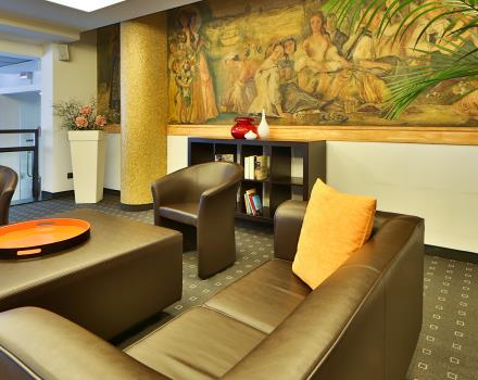 Relax in our Lounge Bar after a busy day: Best Western Hotel Biri, 4-star in Padua, is also perfect for a drink!