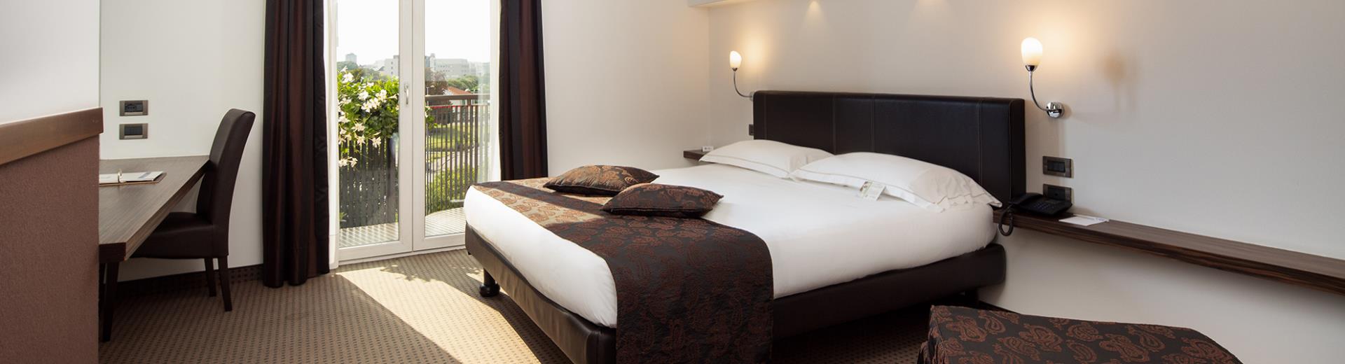 Enjoy all the comfort of our Double Superior rooms: book Hotel Biri, modern 4 stars in Padua!